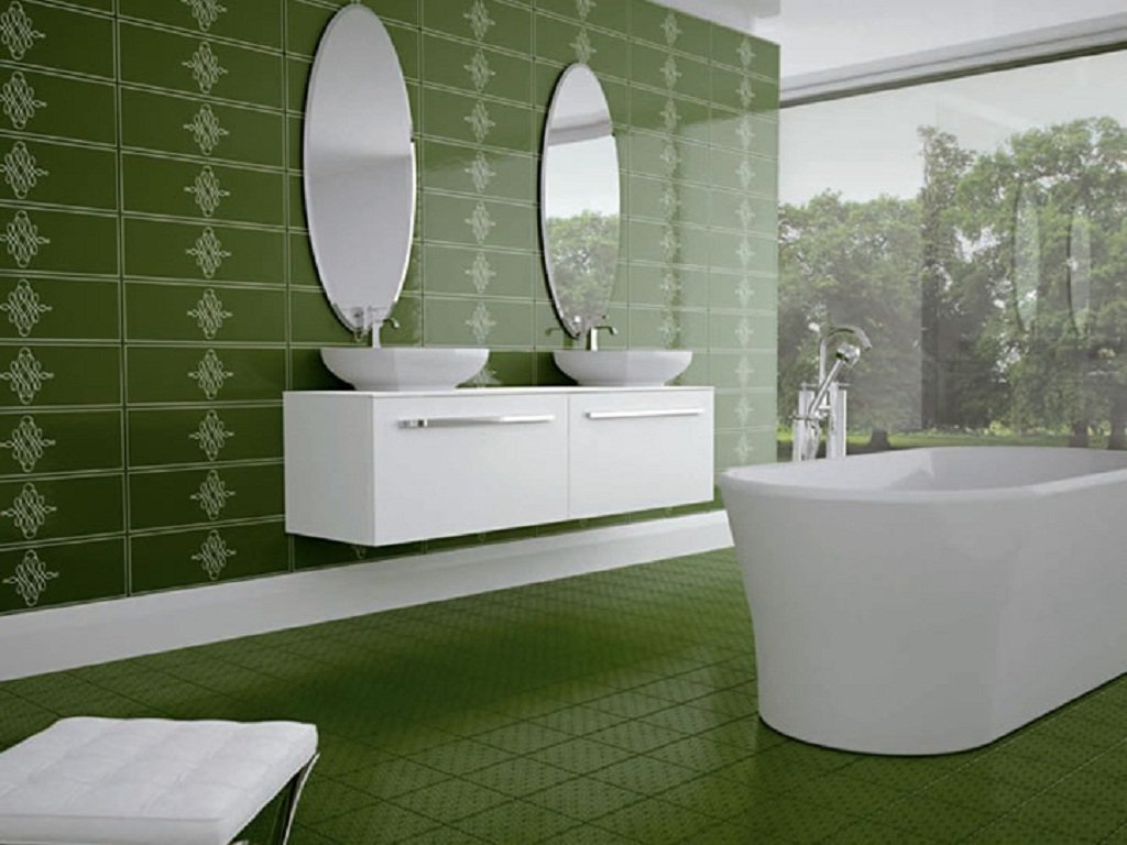 Trendigt grönt badrum