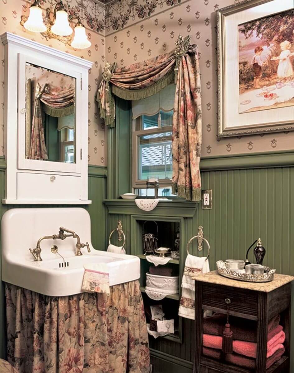 Charmigt viktorianskt badrum