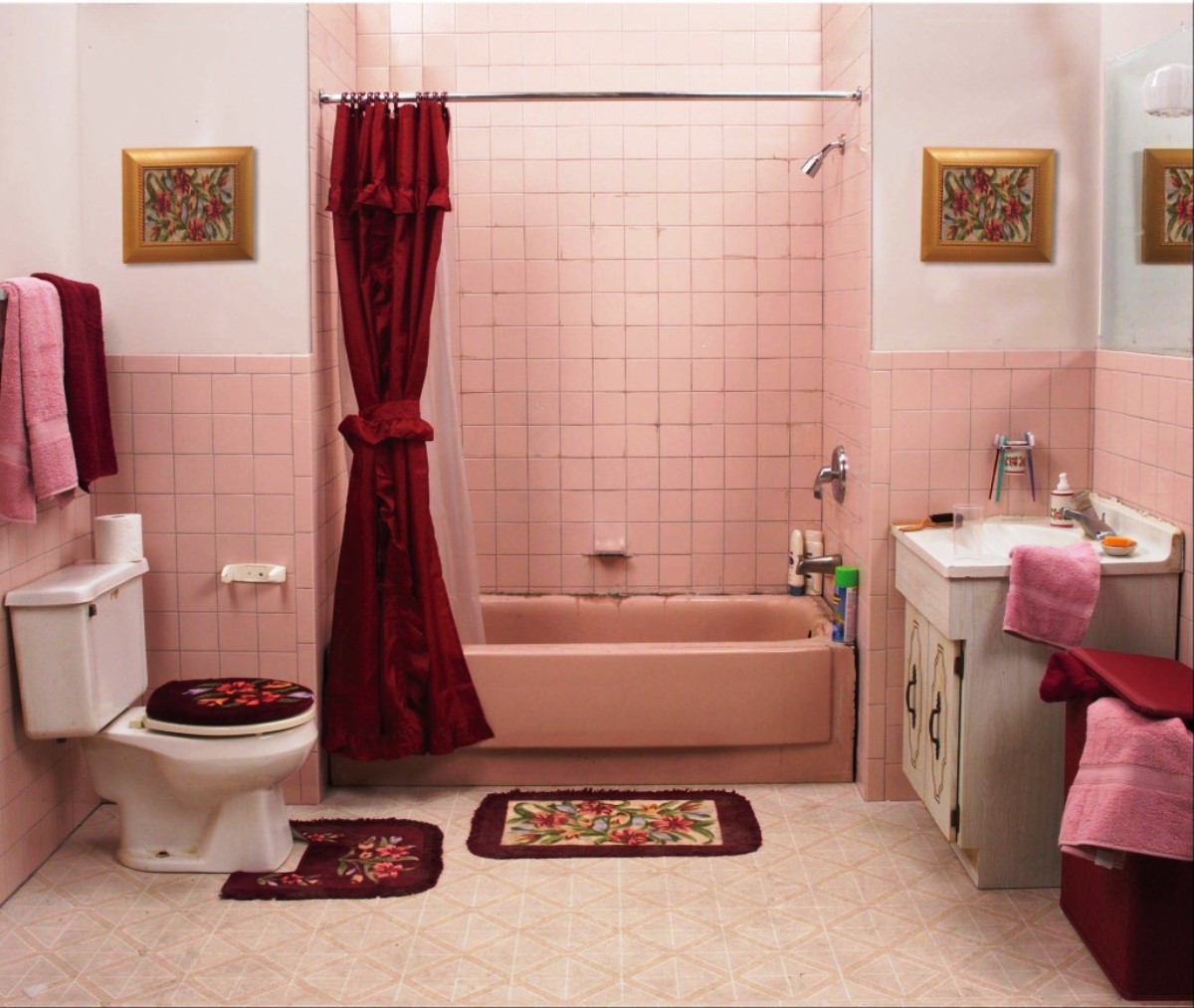 Trevligt rosa badrum