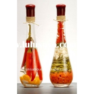 Flaskor med dekorativ olja och vinäger - Idéer på Fot