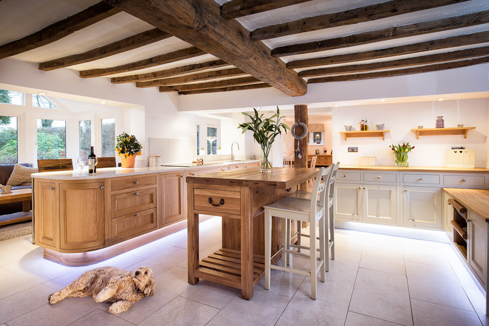 In-Frame-Oak-Painted-Kitchen-Cabinetry-by-Charnwood-Küchen-Interiors-Ltd Frukostbar: bord, pall och designidéer