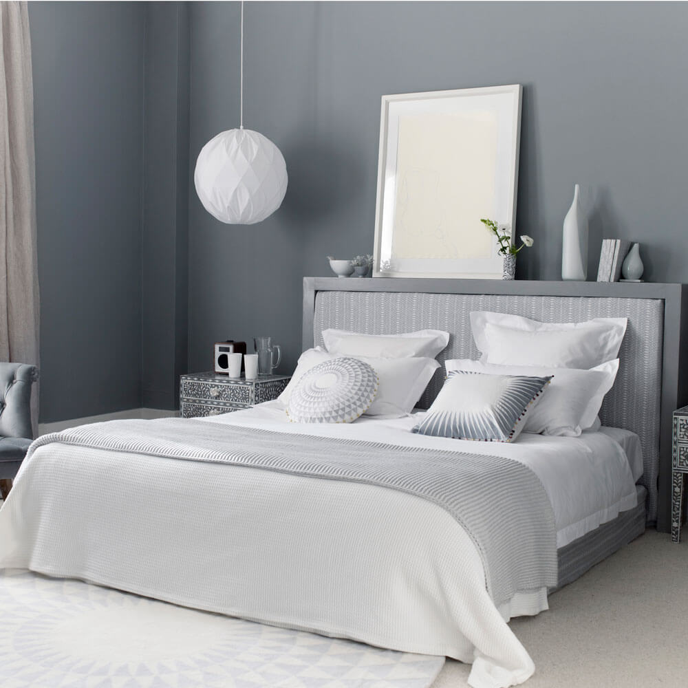 Imponerande minimalistiskt sovrum