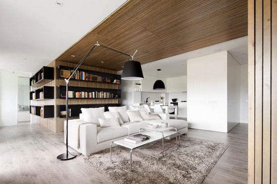 b1 Minimalistisk lägenhet med massor av bokhyllor designade av Susanna Cots i Barcelona