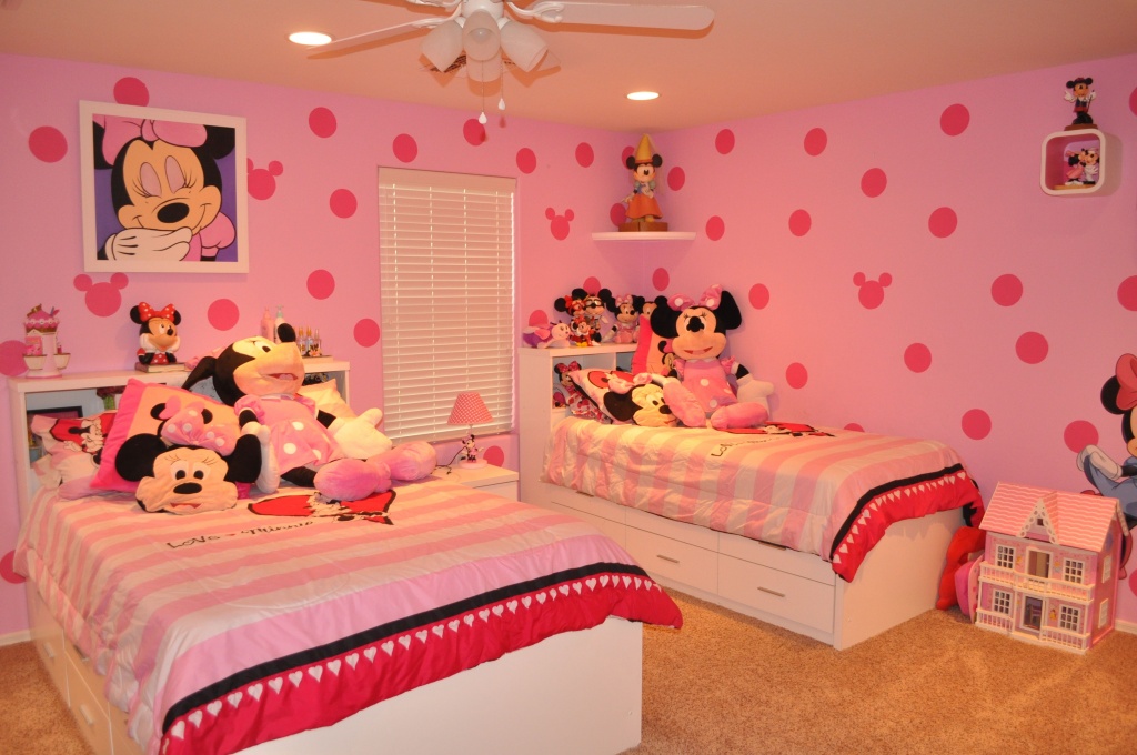 Söta Minnie Mouse sovrum