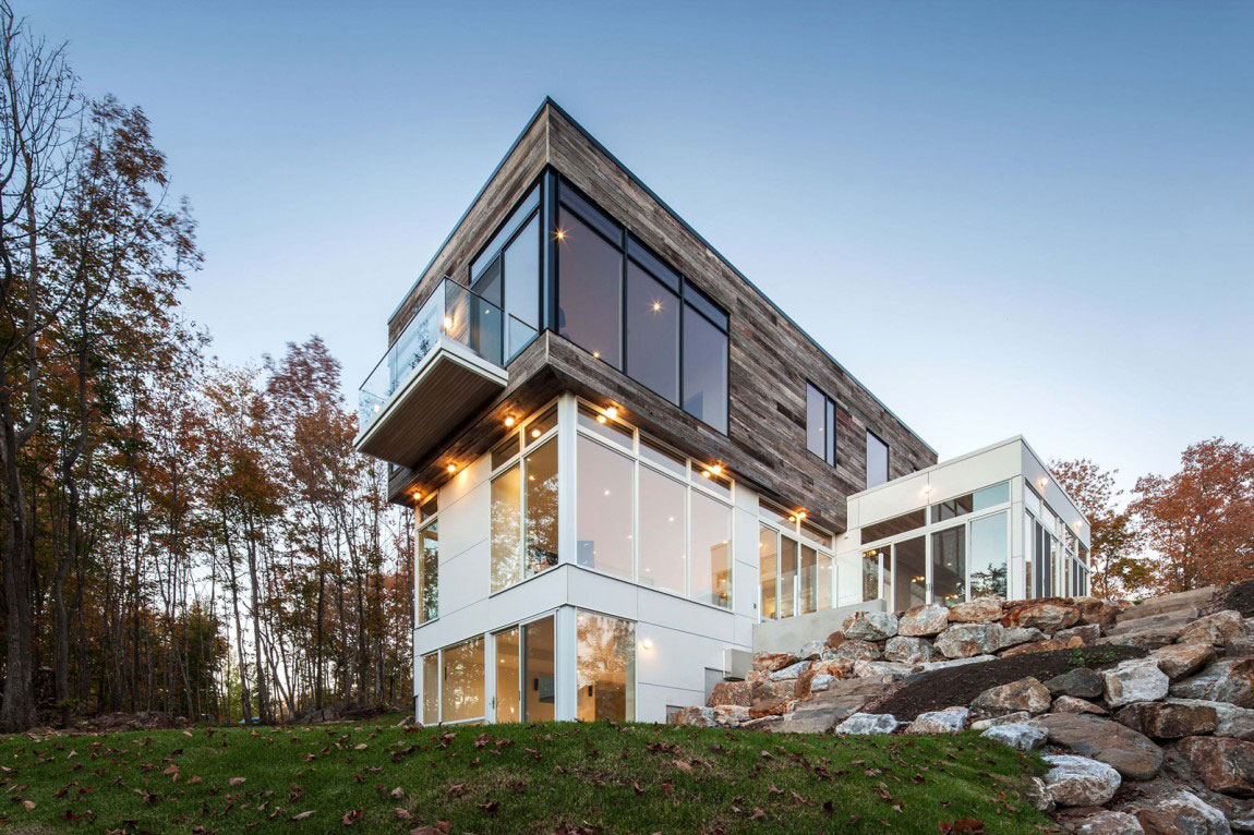 Modernt kanadensiskt hem designat av Christopher Simmonds Architect